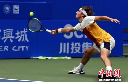 这位来自巴 这位来自巴