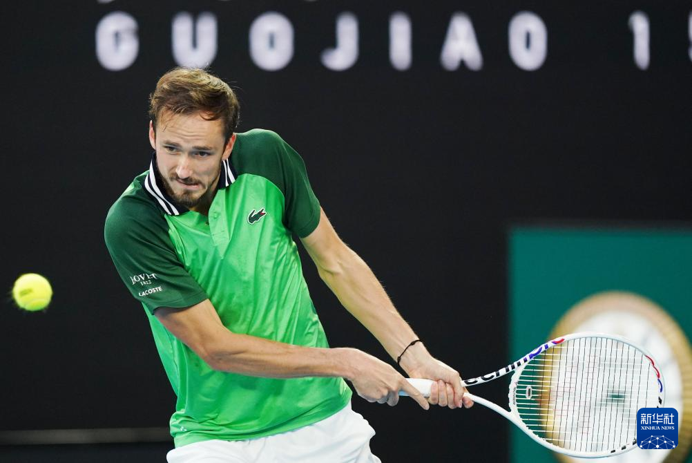 和坚定不移 和坚定不移