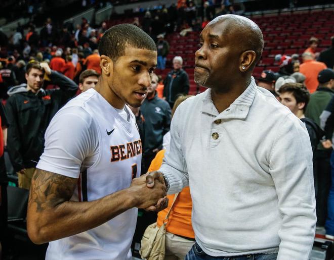 线制造了压 线制造了压