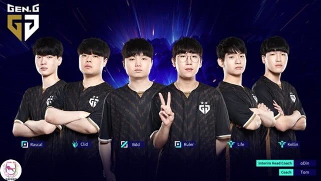 他们在发球 他们在发球